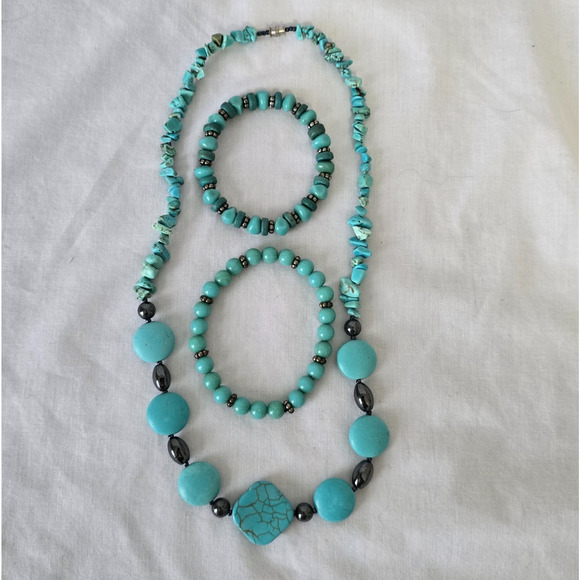 Turquoise Jewelry Set 20" Necklace and 2 Bracelets - Picture 2 of 8
